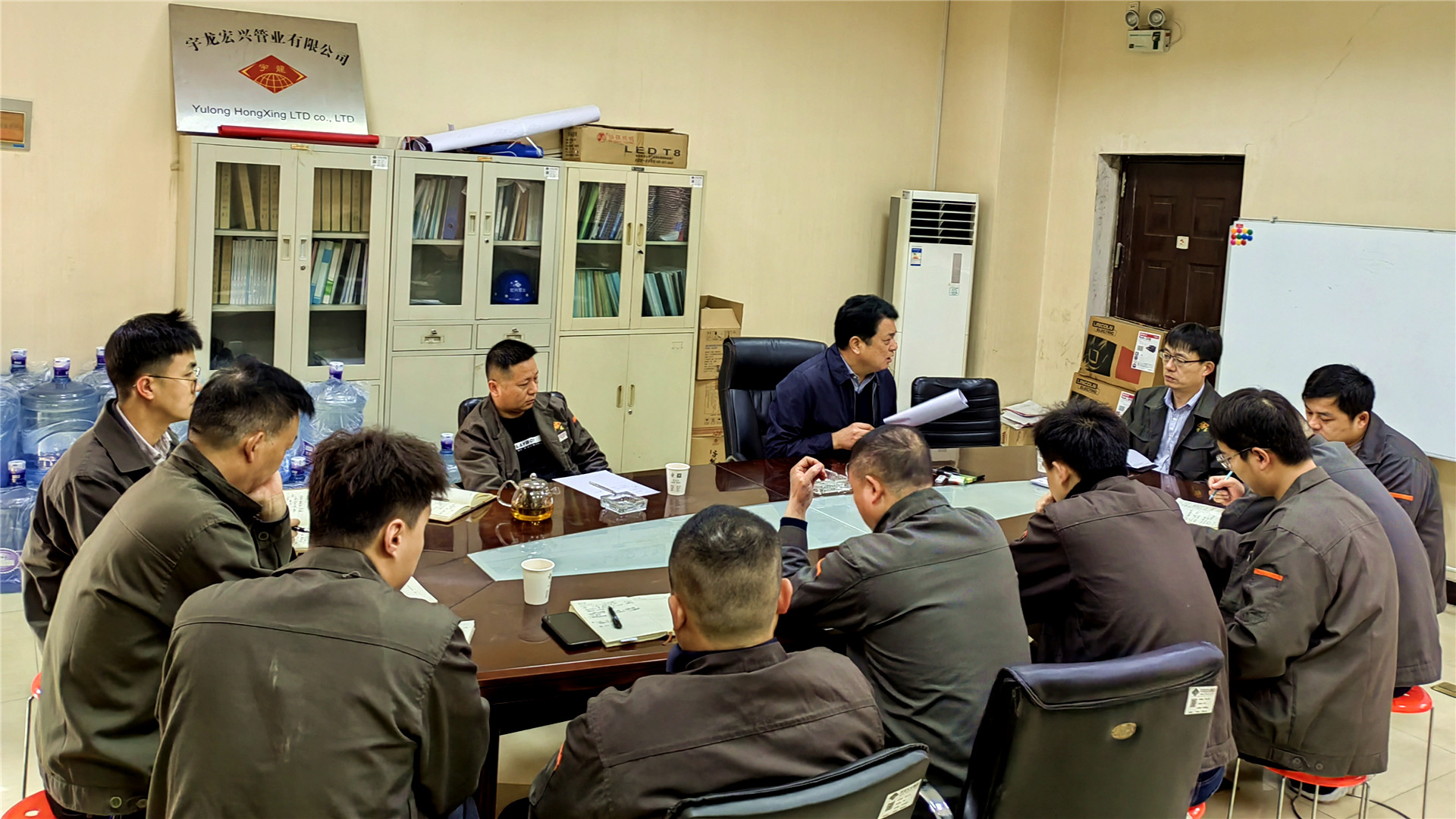 完善制度建設，推進業(yè)務工作_副本.jpg