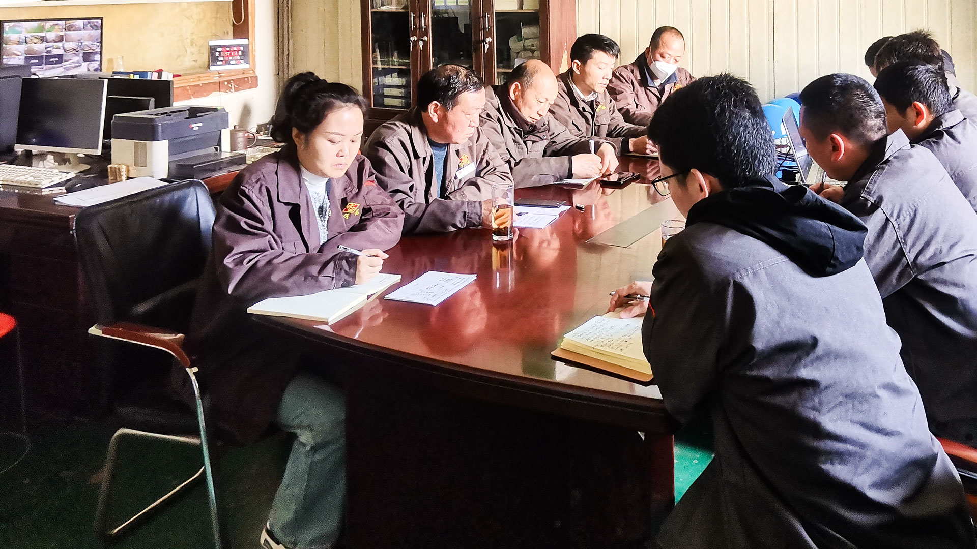 強(qiáng)化安全意識-(2).jpg