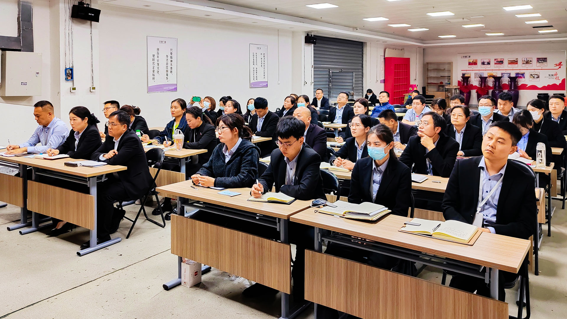 百貨公司：抓培訓(xùn)，促提升圖二.jpg